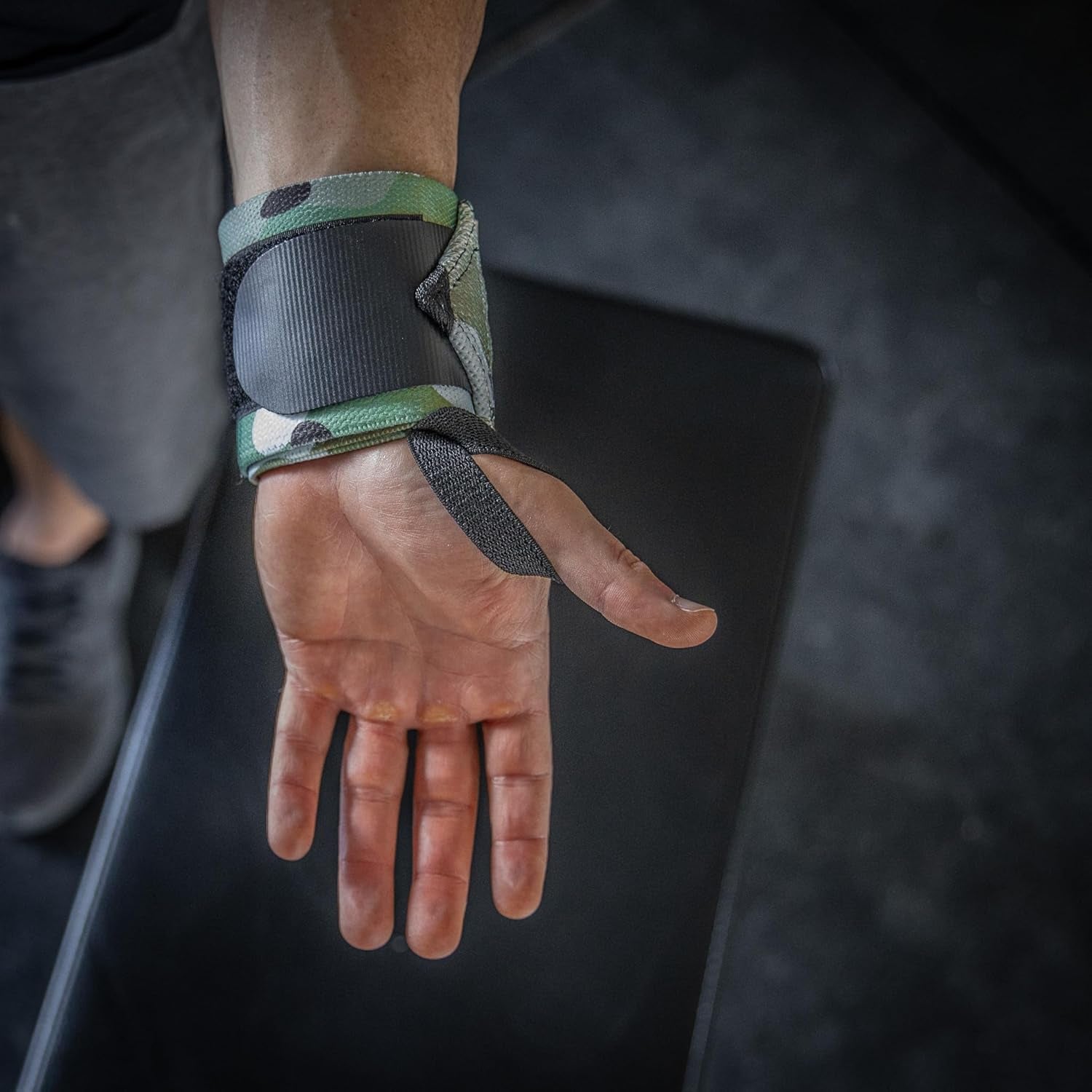 Wrist Wraps for Weightlifting - 18" Heavy Duty Support for Working Out, Gym Accessories for Men - Use for Lifting, Crossfit, Fitness, Exercise, Bench Press, Powerlifting
